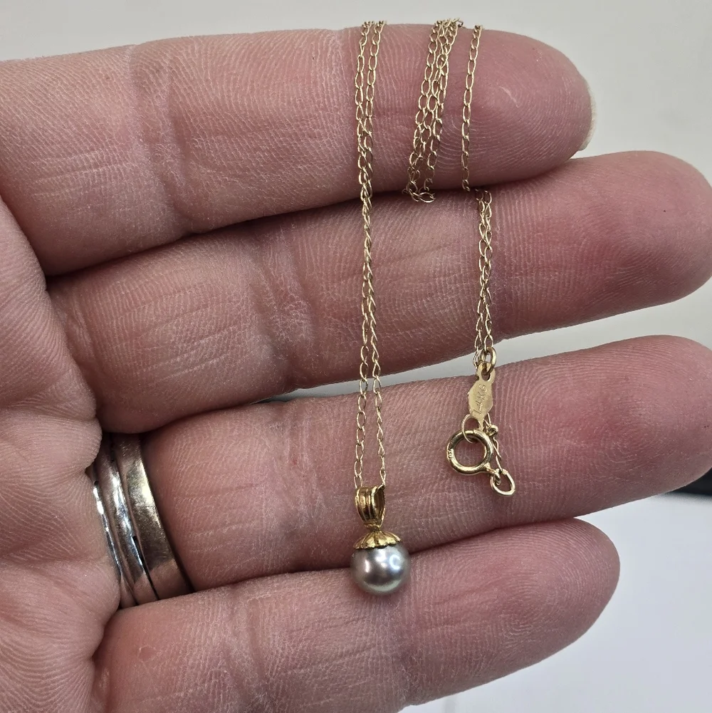 14k Chain And Light Gray Pearl Pendant Necklace - Picture 5 of 5